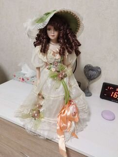 Декоративная керамическая кукла