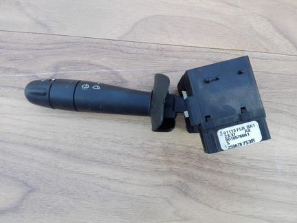 Подрулевой переключатель Renault Duster