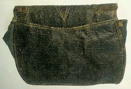 Старенькая театральная сумочка клатч