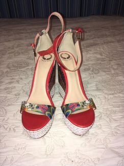 Босоножки на танкетке Dolce Vita