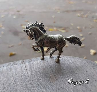 Конь с достоинством