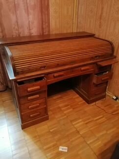 Стол бюро для кабинета