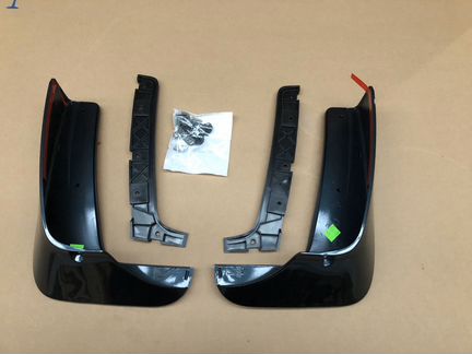 Комплект задних брызговиков Шевроле Траверс