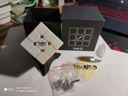 QiYi MoFangGe 3x3x3 Valk 3 Power и QiYi MoFangGe 3