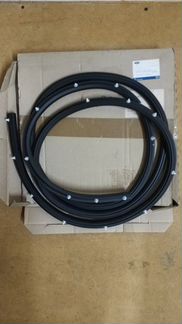 Уплотнитель левой двери Ford Fusion 02-12