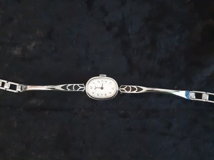 Часы женские Луч