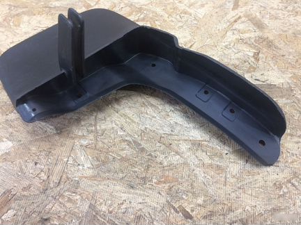 Брызговик передний левый VW Polo Поло с 2010г