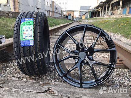 Колёса всборе HRE черный глянец R18 для Лада Веста