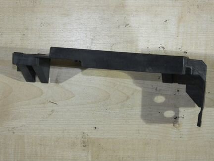 Направляющая/кронштейн фары правая Infiniti G25