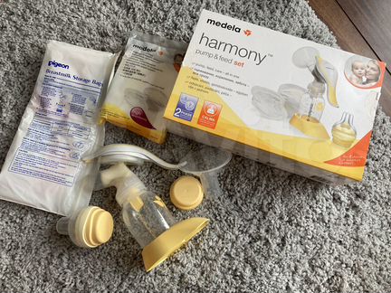 Молокоотсос ручной Medela Harmony