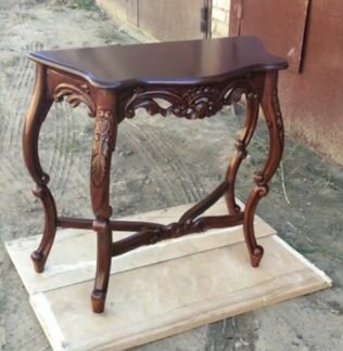 Столик-Консоль резной. Массив дерева