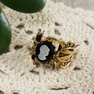 Кольцо-камея Снежная Дама Floral (10х12мм)