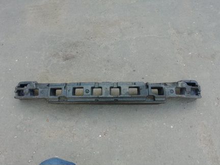 Абсорбер бампера передний Volkswagen Passat B6 2.0