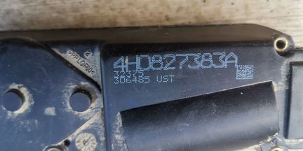 Audi A7 доводчик крышки багажника 4H0827383A