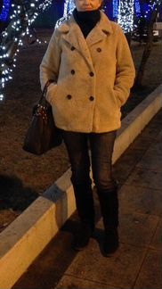 Пальто из искусственного меха Uniqlo