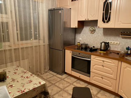 2-к квартира, 60 м², 8/17 эт.