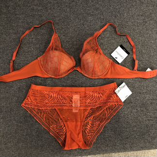 Новый комплект Calvin Klein, 34B, S