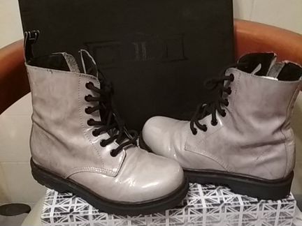 Ботинки из лаковой кожи cult