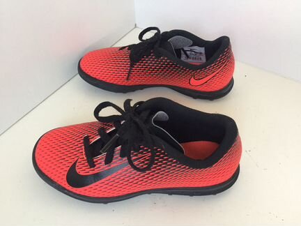 Бутсы Nike. Р.32