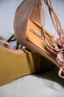 Босоножки женские без каблука