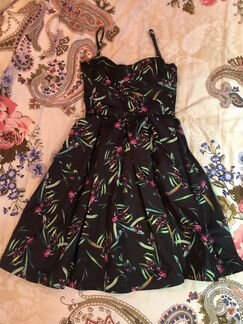 Платье размером XS