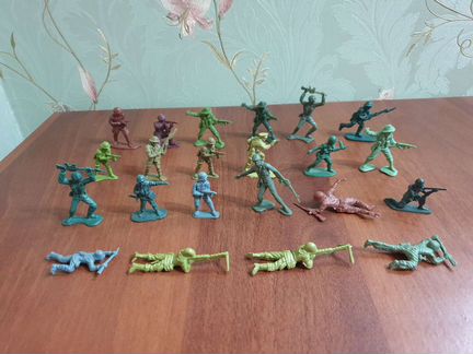 Коллекция азиатских реплик солдатиков