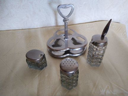 Солонки, комплекты с солонками