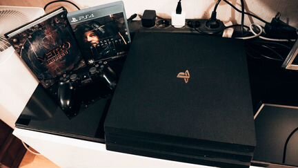 Sony PS4 PRO 1TB + 2 диска