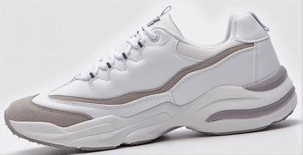 Новый Кроссовки на белой подошве с замшей