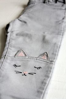 Серые джинсы с котиками H&M 116р