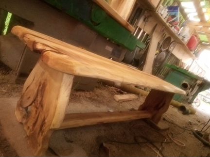 Стол из массива липы с лавочка дизайнерская работа
