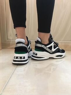 Кроссовки женские