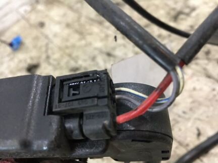 Минусовая клемма провод Bmw 1-Series E87