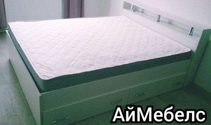 Кровать с матрасом