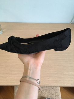 Балетки с острым носом