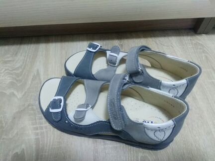 Новые кожанные босоножки