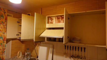 Кухонный гарнитур (шкафчики)