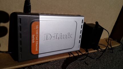 Коммутатор роутер D-Link DES-1008D