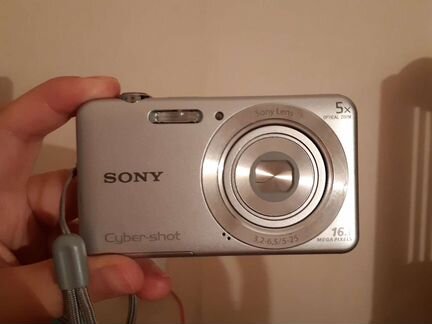 Компактный фотоаппарат