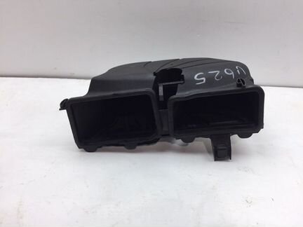 Воздухозаборник передний Mercedes C300 W204 3.5