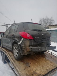 Панель задняя на Nissan тиида хэтчбэк