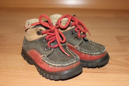 Ботинки р.23