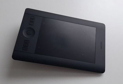 Графический планшет Wacom Intuos Pro Small PTH-451