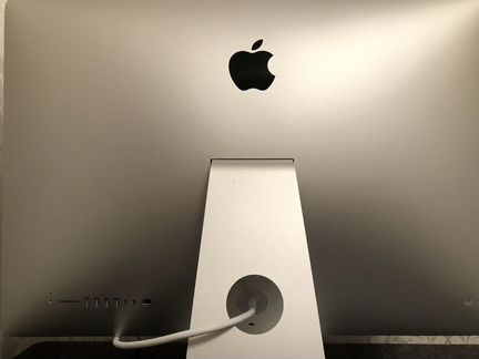 iMac (Retina 5 K. 27 - inch. 2018)