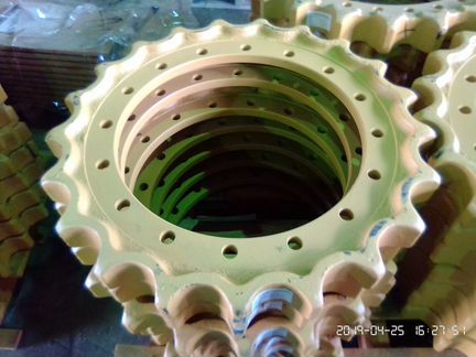 Звездочка Hyundai R210 81EM-10010 Корея