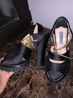 Босоножки Prada