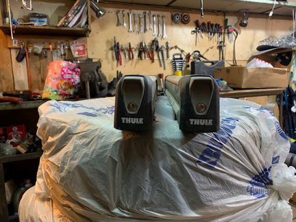 Багажник для лыж и сноубордов Thule