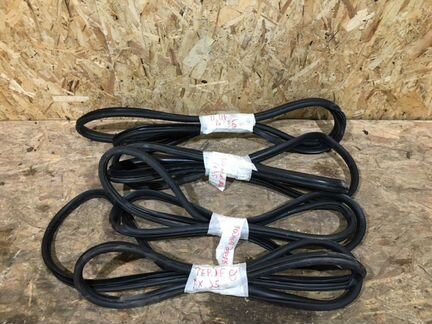 Уплотнитель двери задний левый Hyundai Ix 35 G4KD