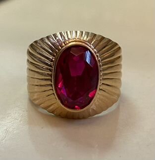 Золотое советское кольцо 583 с корундом рубина