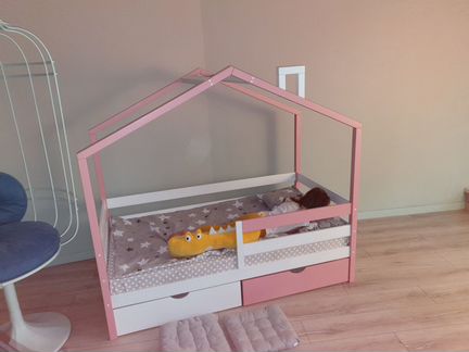 Детская кровать домик